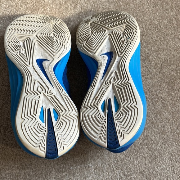 Size 8 Nike Hyperdunk - Picture 5 of 5